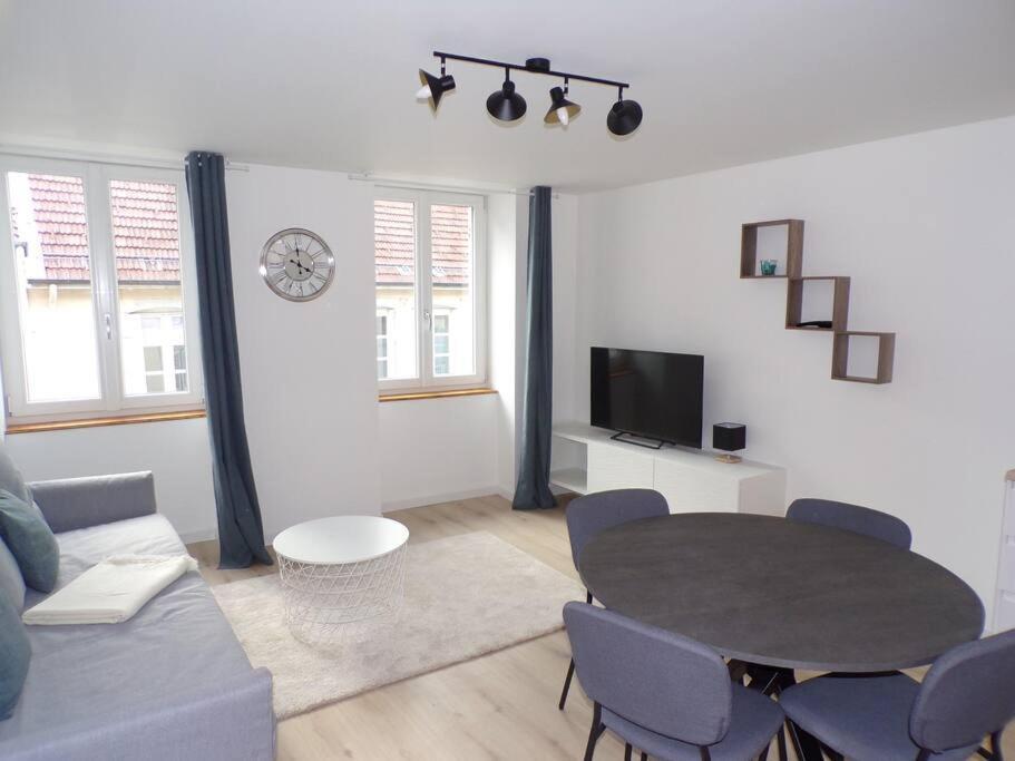 Appartement 2/4 Pers, 44M2, Hypercentre. Лон-ле-Соньє Екстер'єр фото